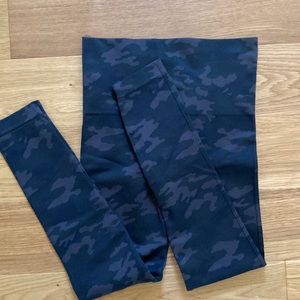 Booty Boost® Active Camo Leggings, Size M